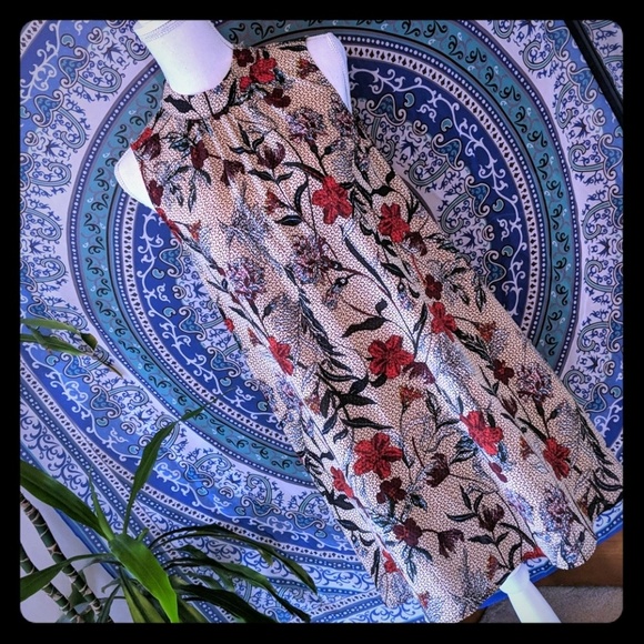 NWT 👗 - Picture 1 of 4